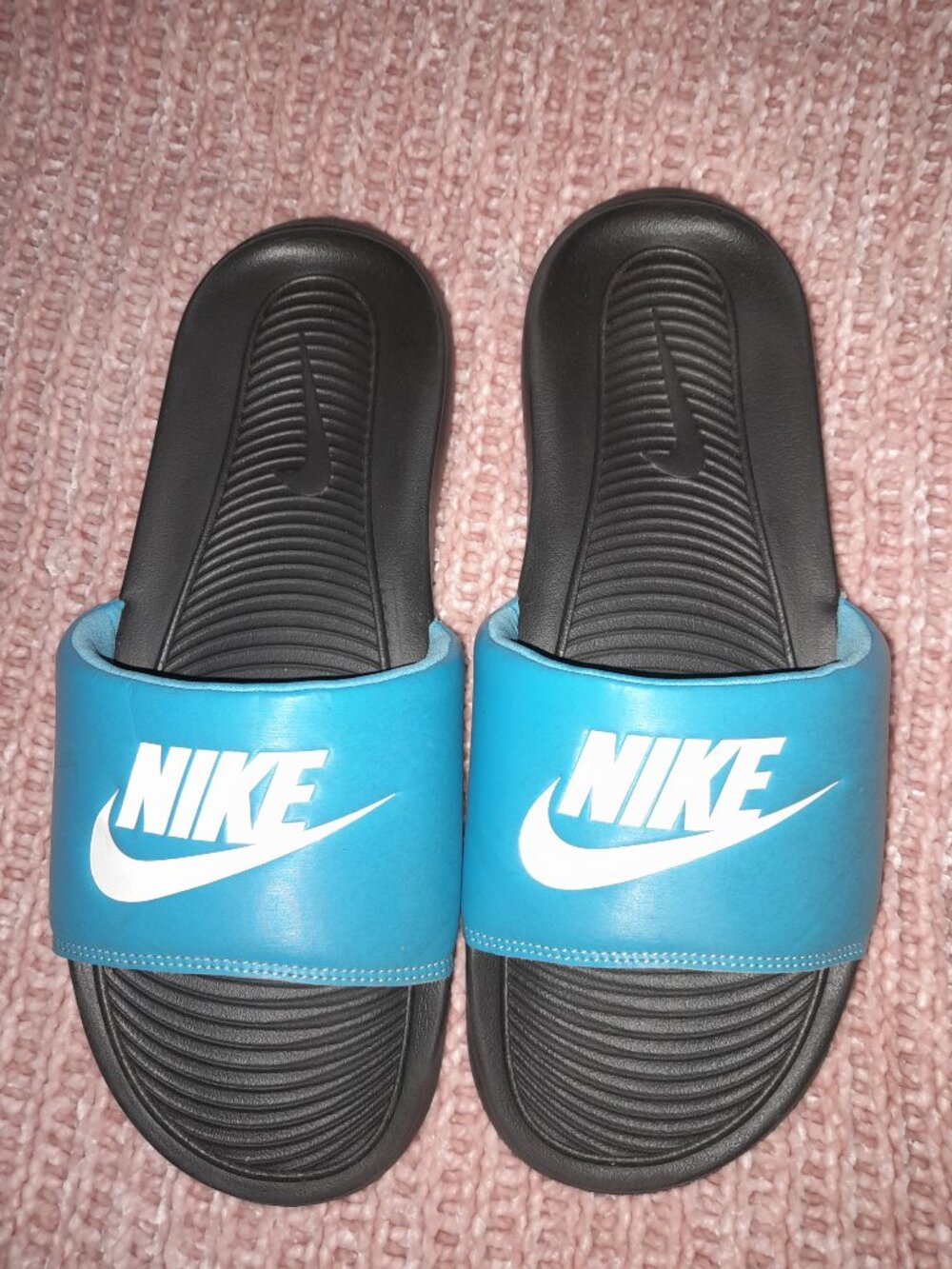 NIKE Slides Turquoise and Black 11" Excellent Condition Size 11-12 - Picture 4 of 6